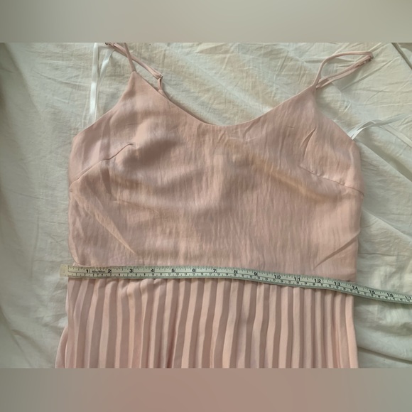 Light pink pleated skirt dress - Picture 6 of 6